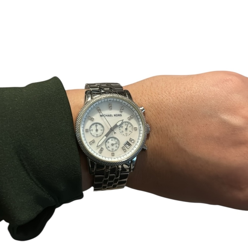 💜MICHAEL KORS Women’s WATCH needs battery💜 - Picture 5 of 9